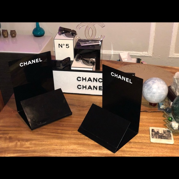 CHANEL VANITY ACCESSORY STAND - Picture 5 of 7